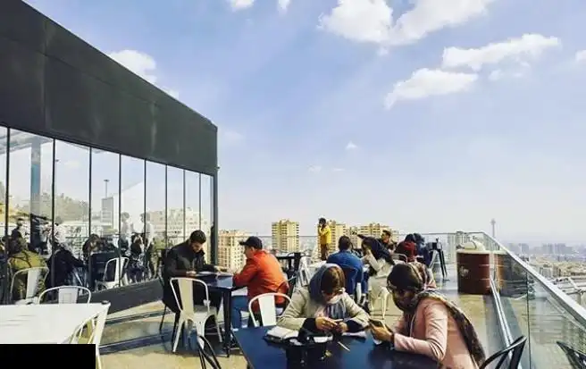 فودکورت فلای لند فود پارک