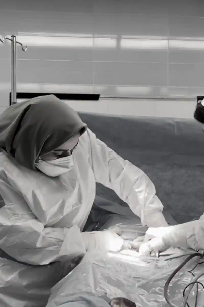 جراح و متخصص زنان و زایمان و لاپراسکوپی دکتر مهرابی