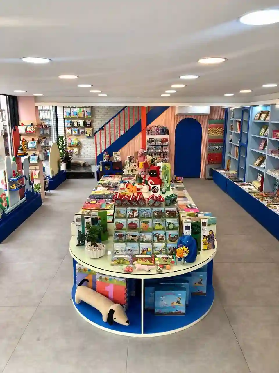 انتشارات خانه ادبیات (کودک و نوجوان)