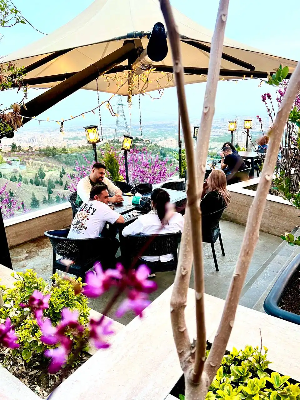 کافه رستوران لمیاء