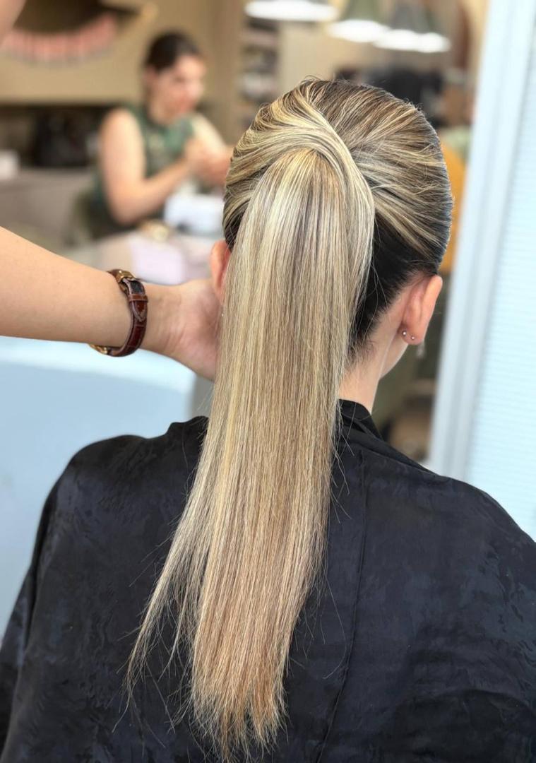 آکادمی و سالن زیبایی دل آرای