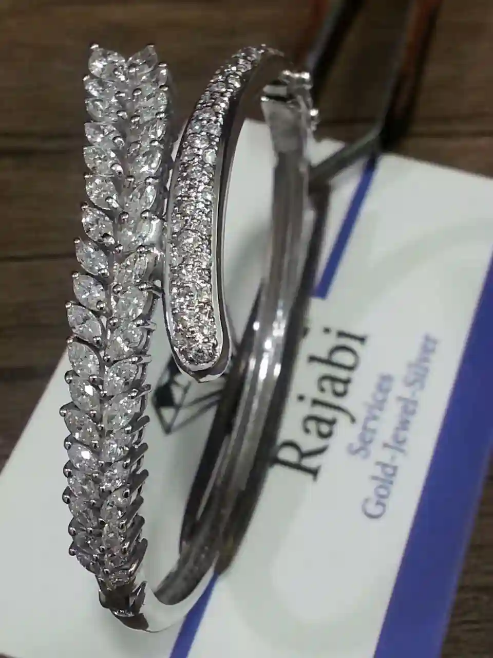 خدمات طلا و جواهر و فلزات زینتی رجبی