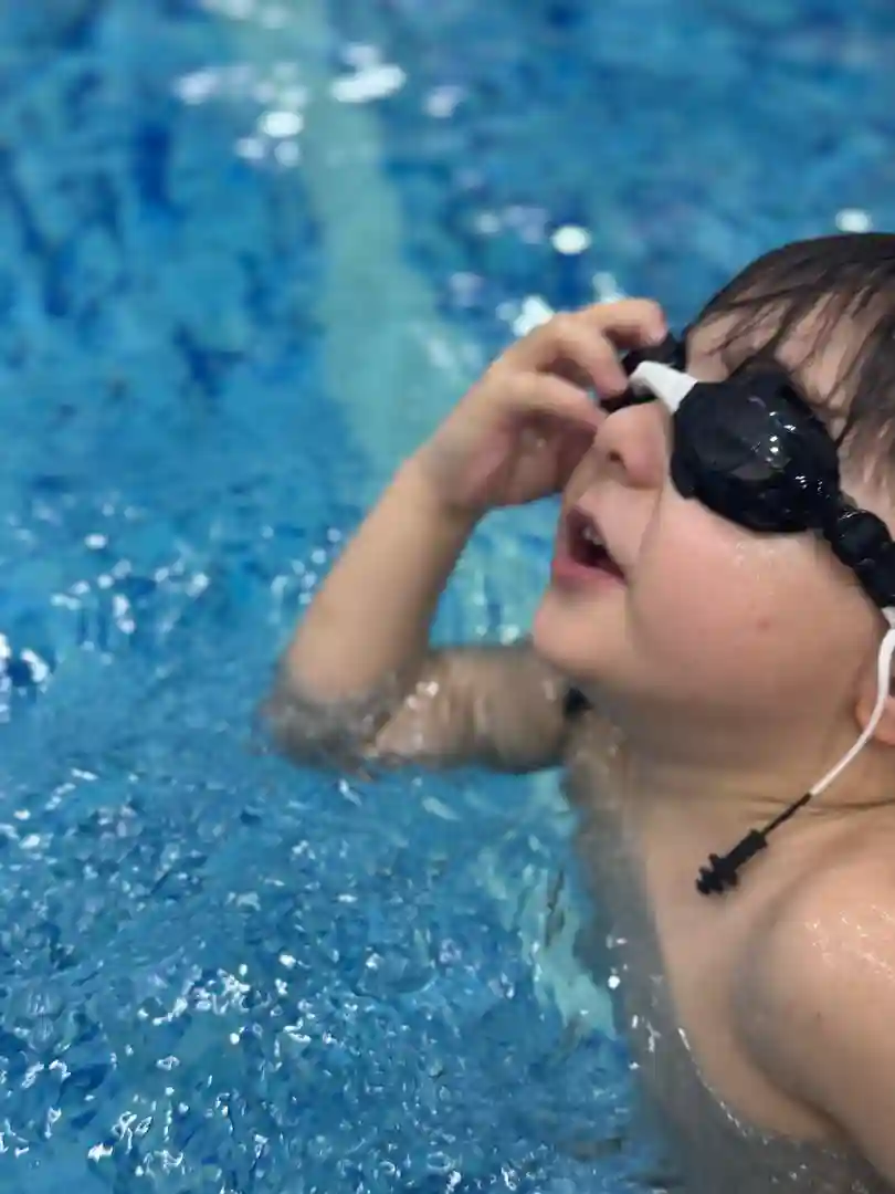 مربی و ناجی بین المللی شنا مریم شاملو