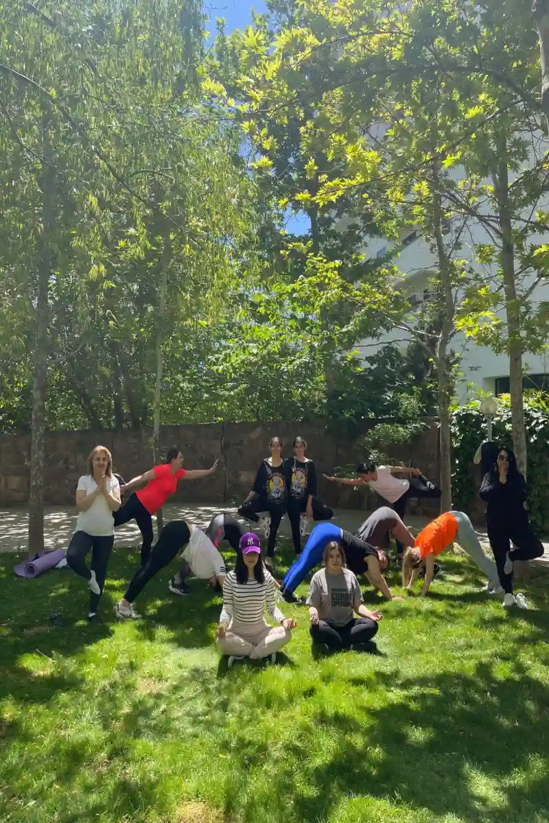 مرکز یوگا (استودیو نیروانا)