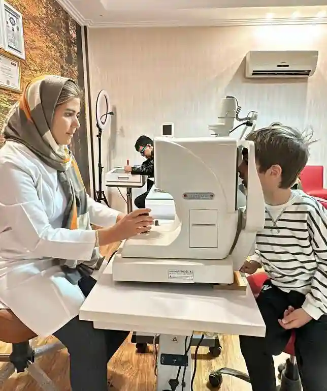 کلینیک بینایی سنجی عینک فروشی فراسو