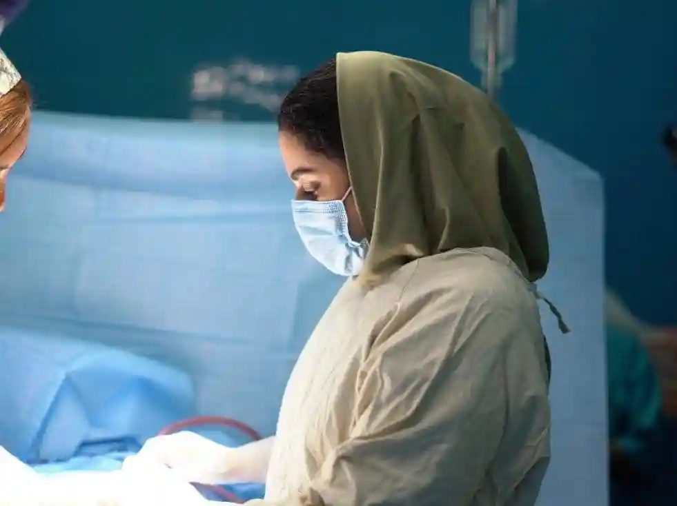 جراح و متخصص زنان و زایمان و لاپراسکوپی دکتر مهرابی