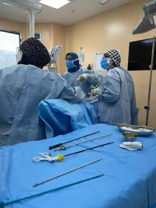 دکتر مریم اشرفی فلوشیپ لاپاروسکوپی پیشرفته جراحی زنان (شعبه دولت)