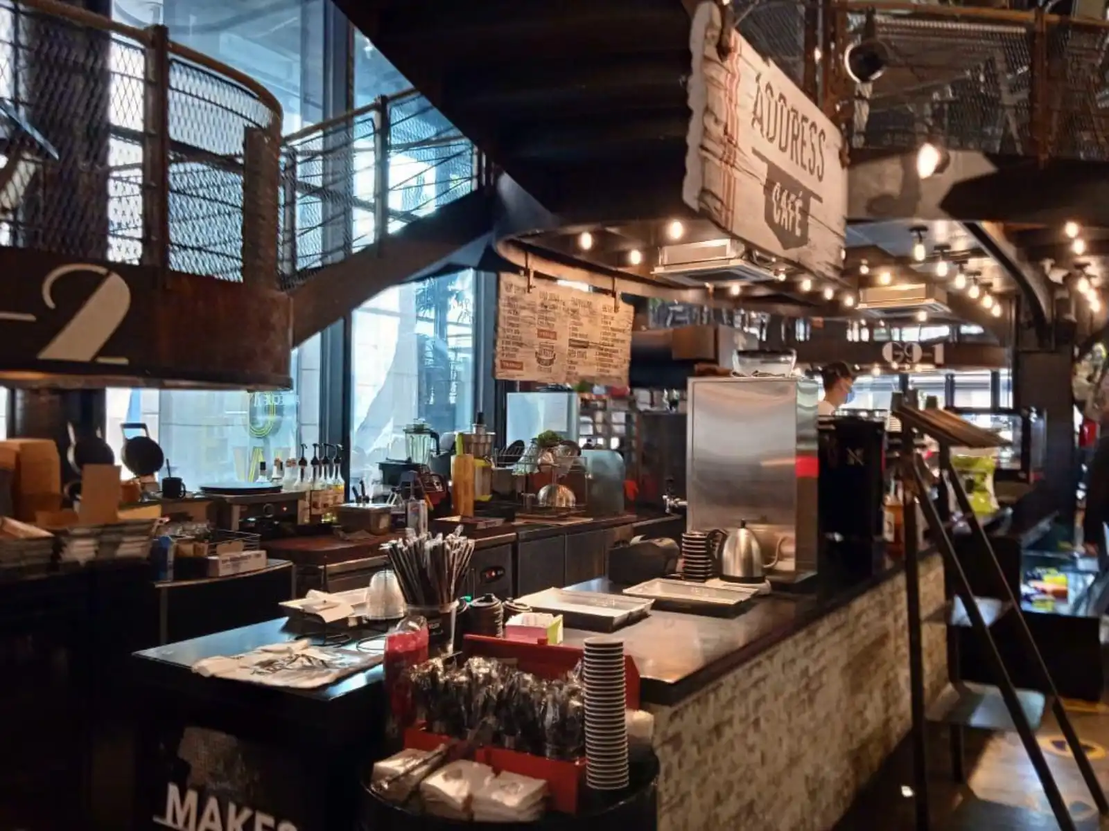 غرفه کافه (فودکورت رویال آدرس)