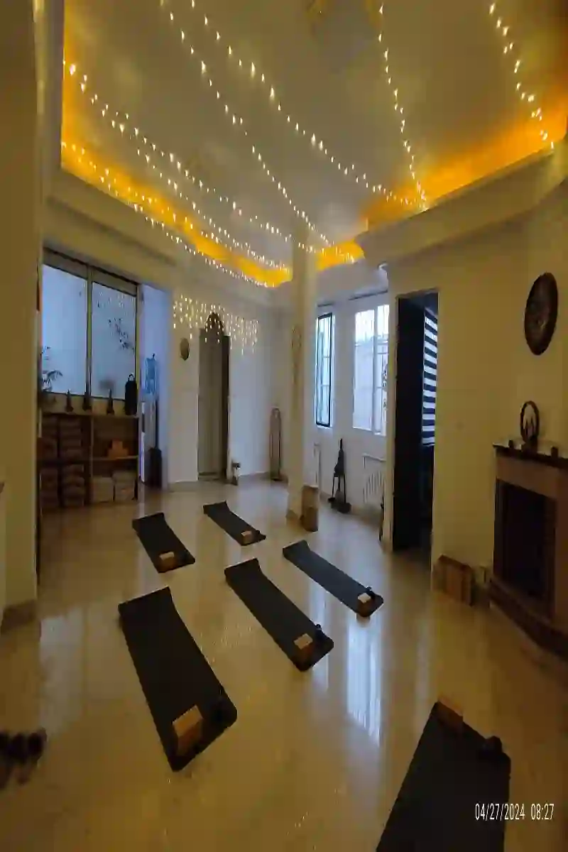 مرکز تخصصی یوگا رمانه (شعبه شریعتی)