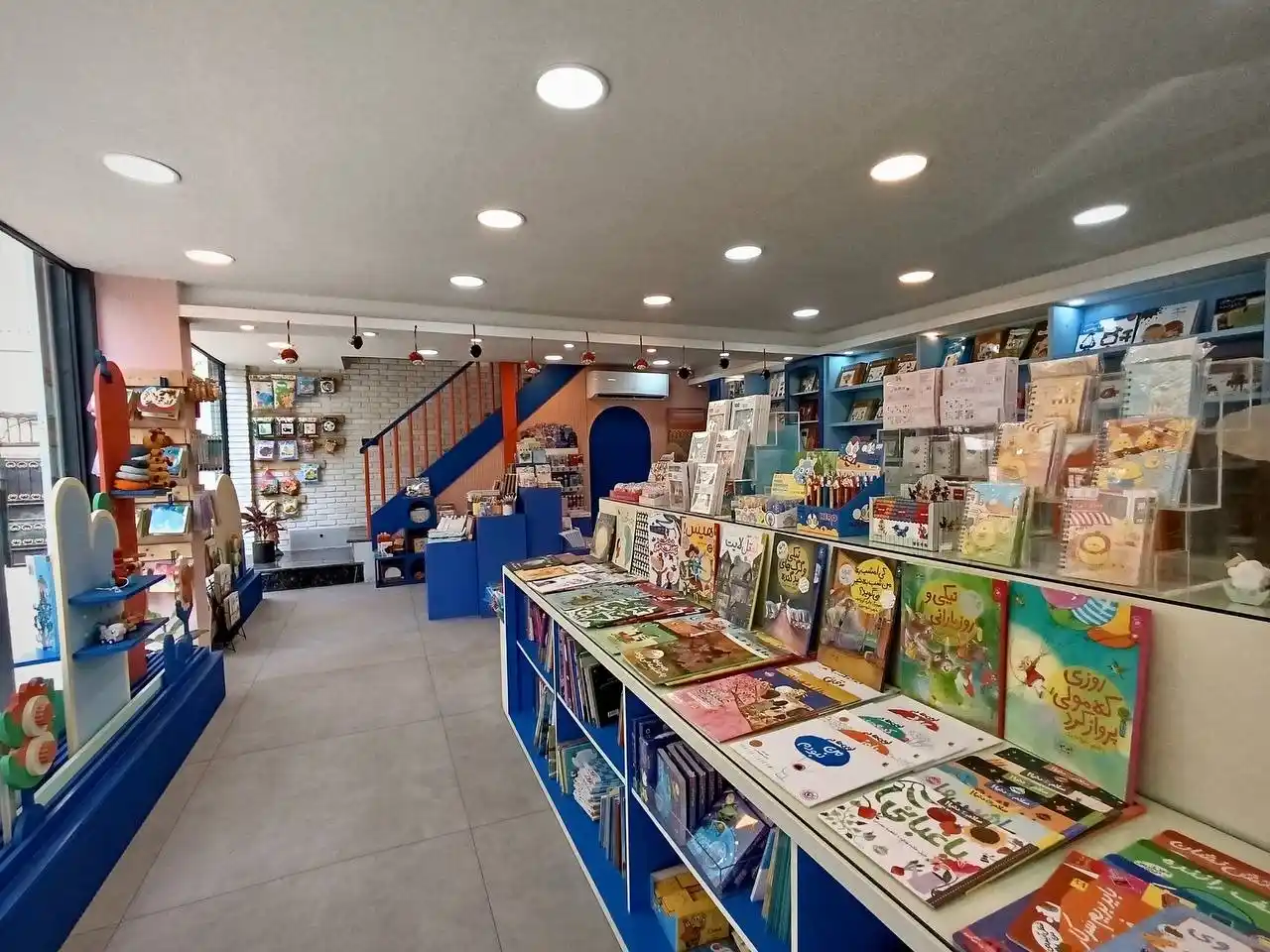 انتشارات خانه ادبیات (کودک و نوجوان)