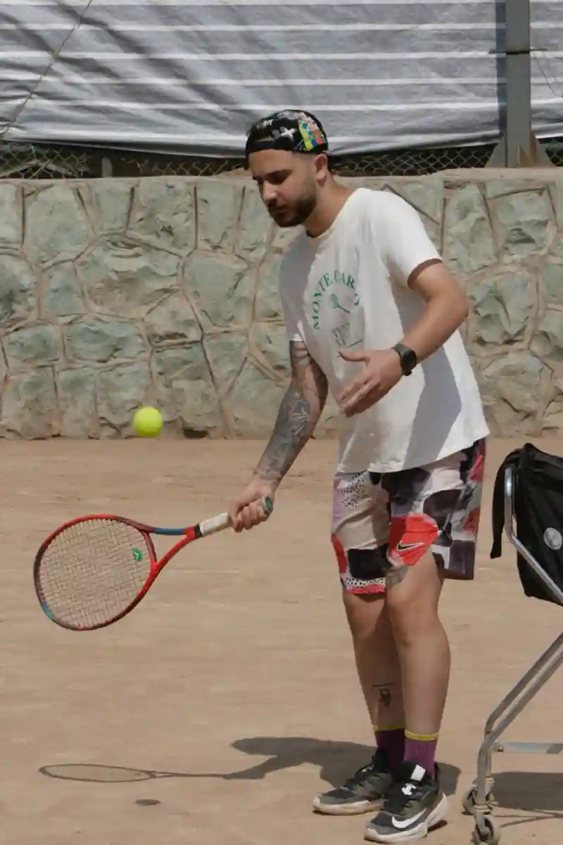 مربی تنیس محمد صادقی