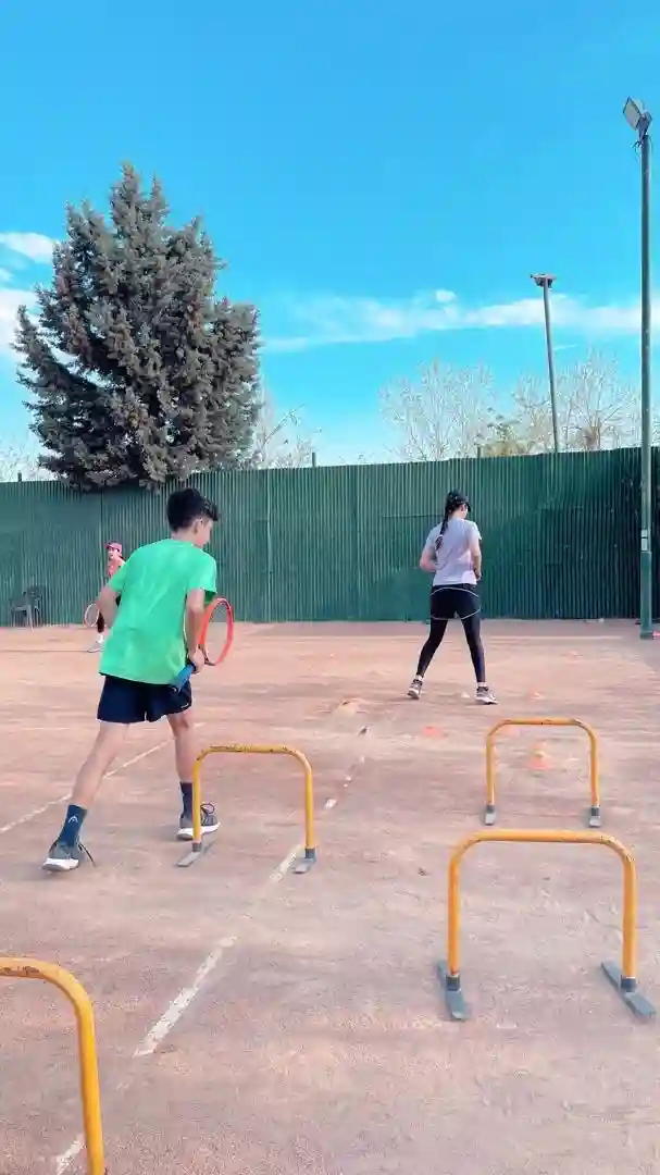 اموزش تخصصی تنیس کلاسهای خصوصی و گروهی