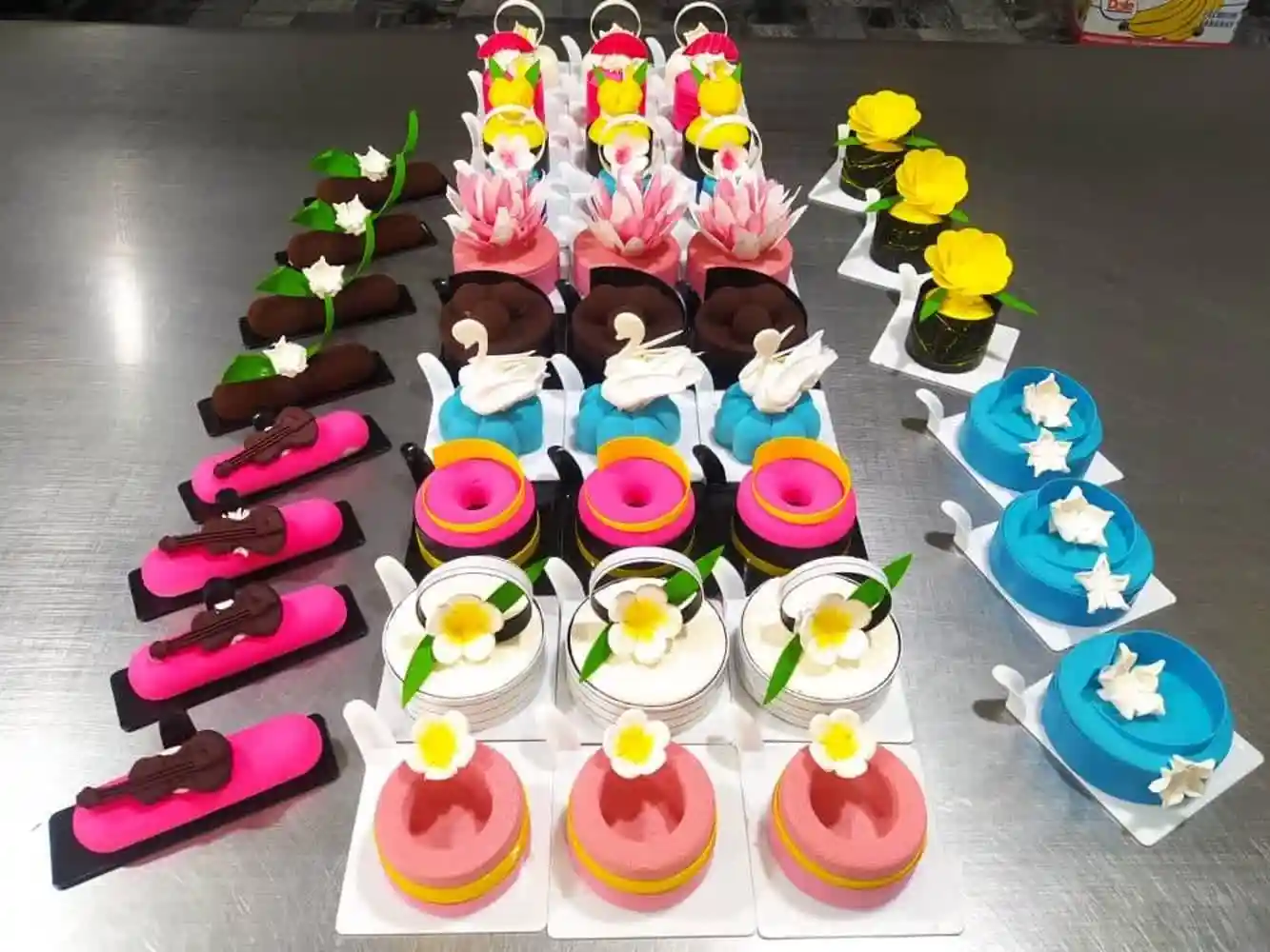 آموزشگاه شیرینی پزی و آشپزی شادبادک