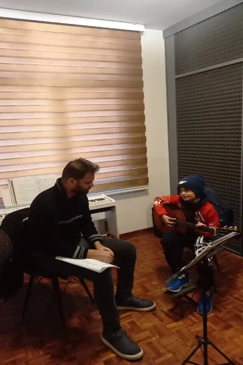 آموزشگاه موسیقی نوای معاصر