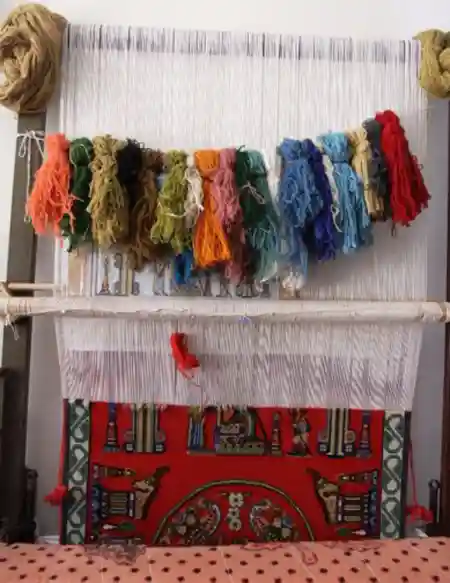 آموزشگاه قالیبافی و تابلوفرش دستبافت