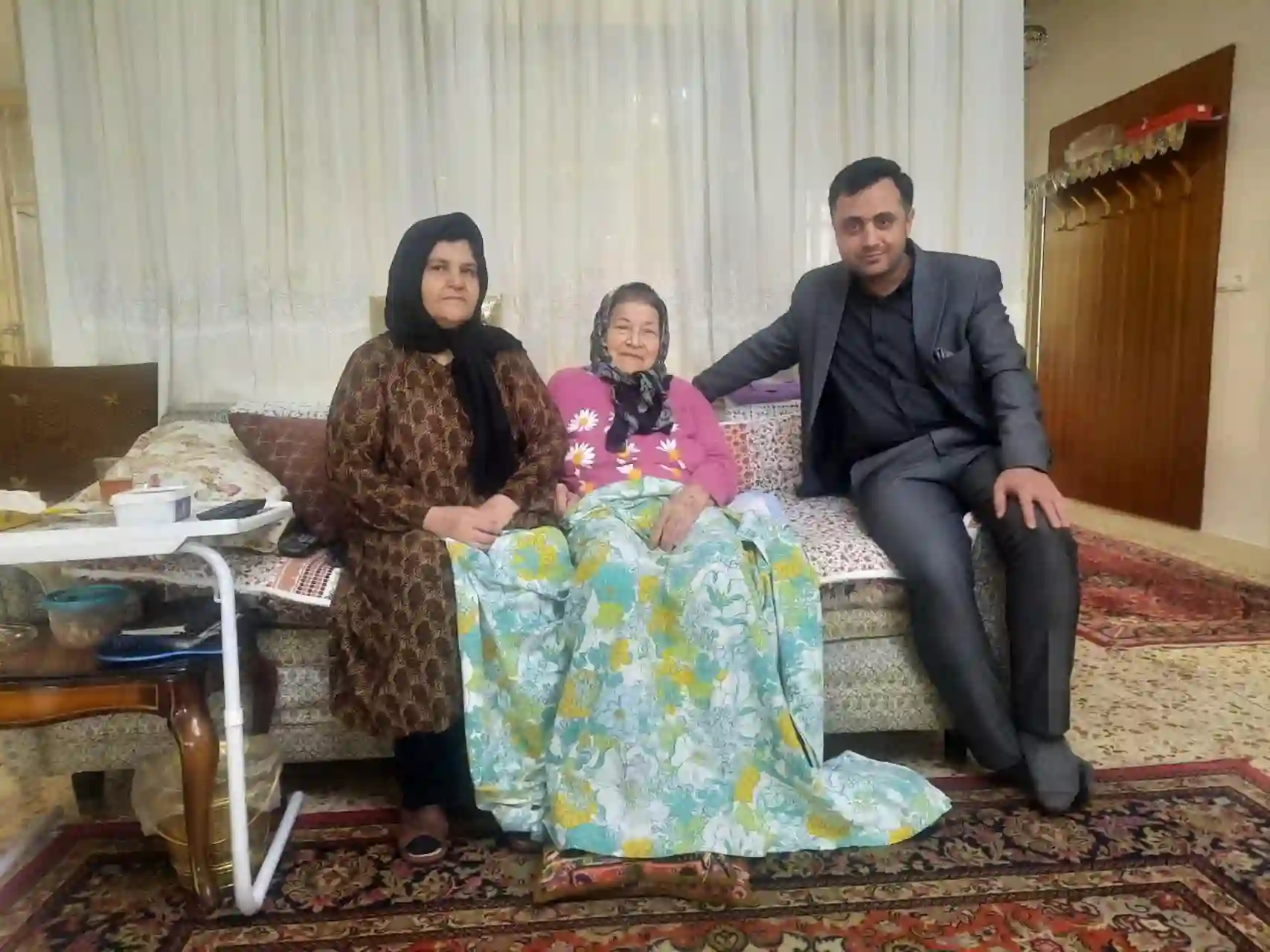 خدمات پرستاری و مراقبتی در منزل وارنا