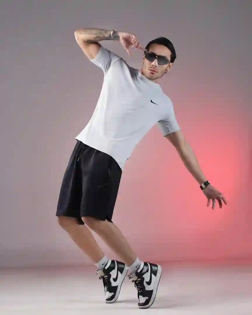 فروشگاه پوشاک ورزشی پیروزی