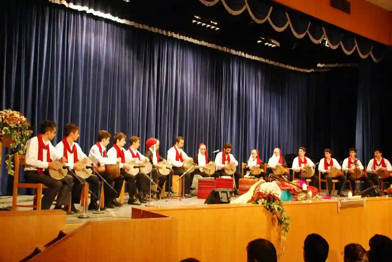 آموزشگاه موسیقی و نقاشی تماشاگه راز