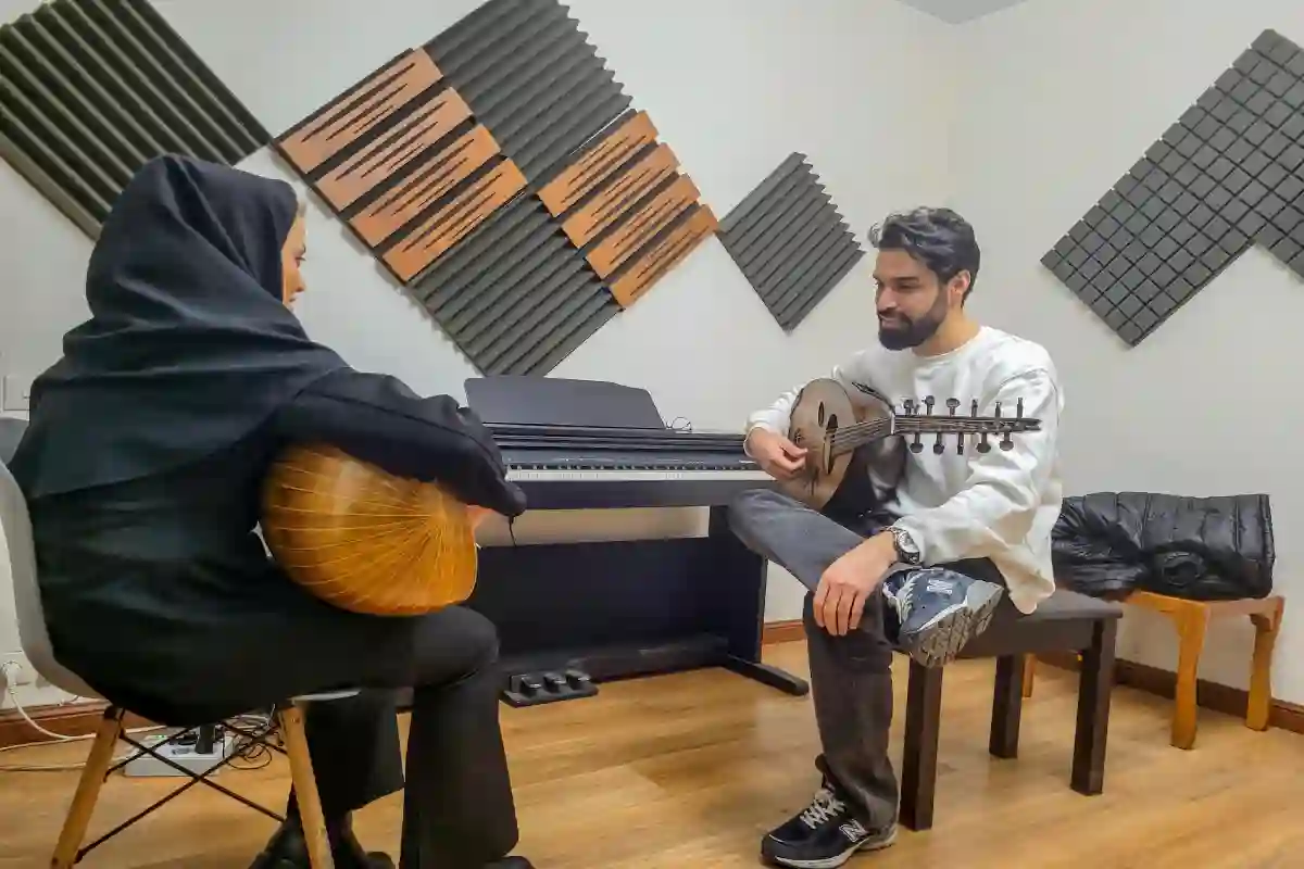 آموزشگاه موسیقی خلوت نشین