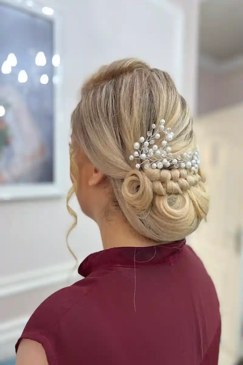 سالن زیبایی رزسفید