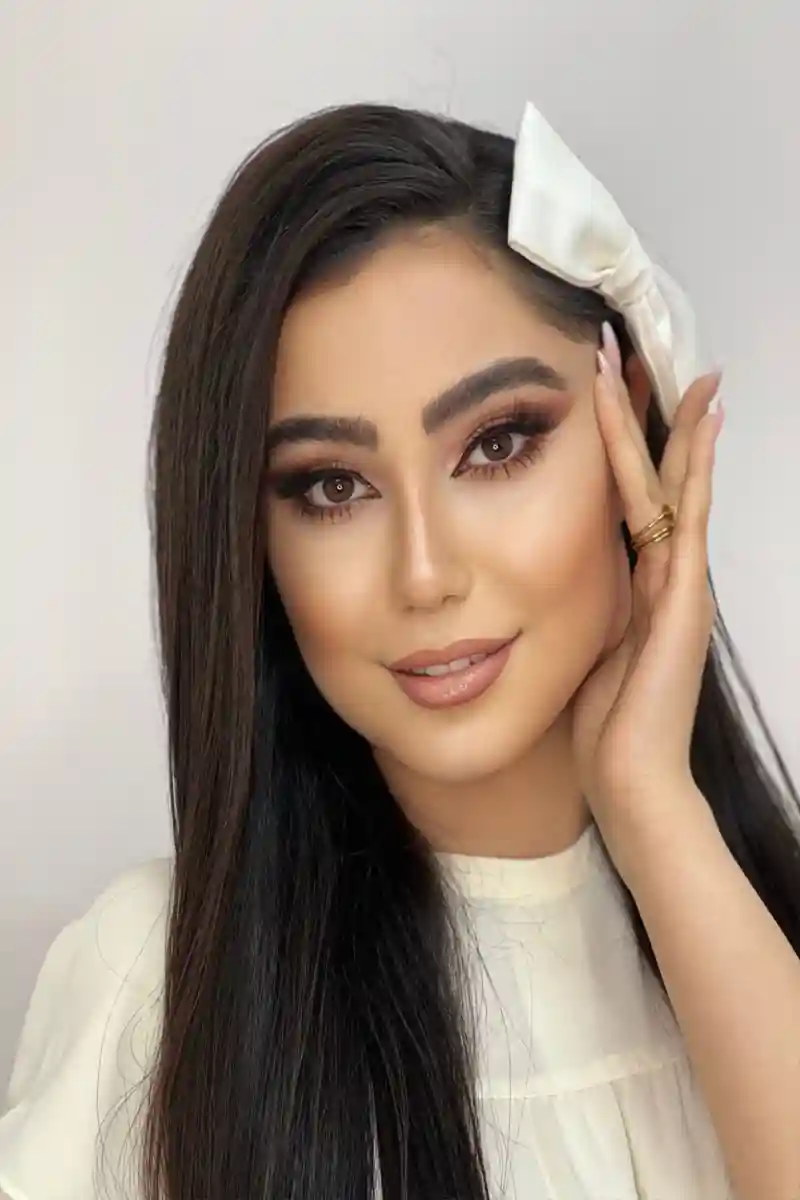 آرایشگاه زنانه و سالن زیبایی بهاره بمان