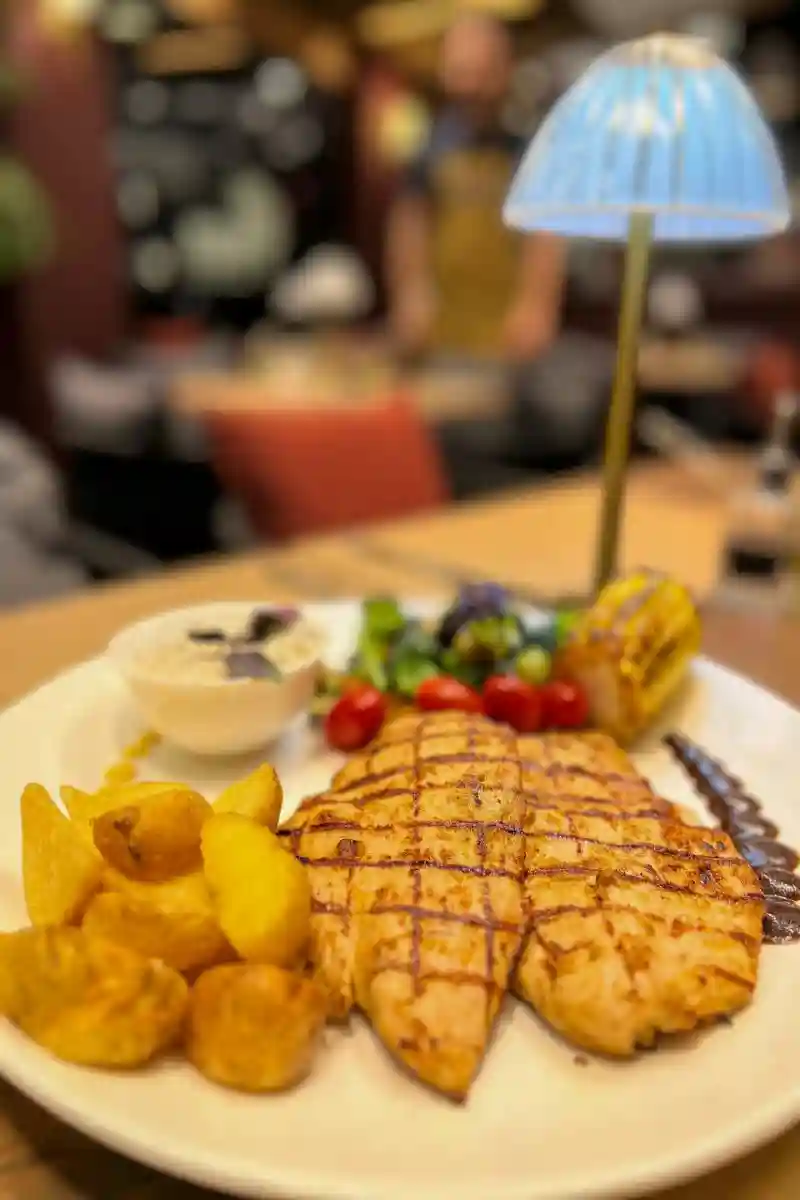 رستوران ایتالیایی لومانا (شعبه تهران)