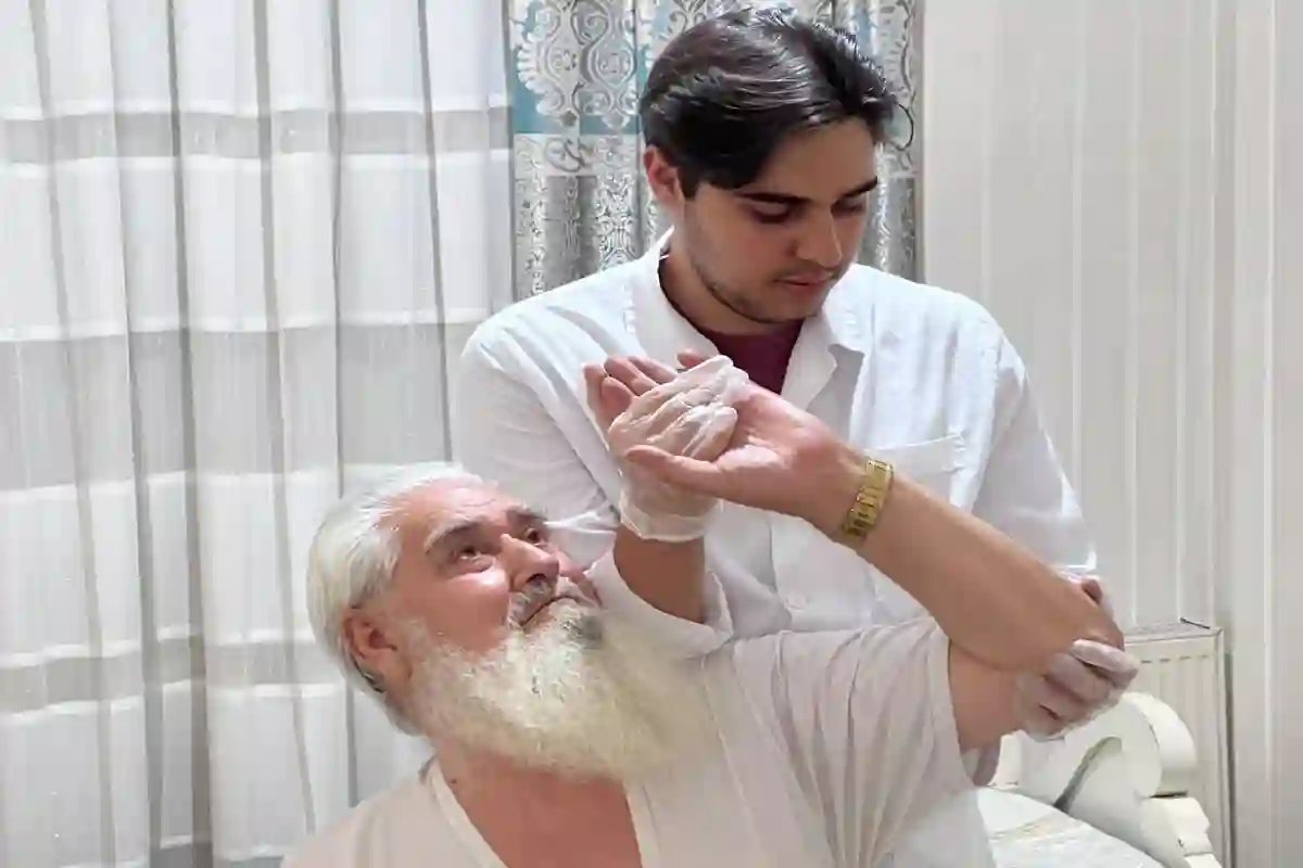 خدمات پرستاری در منزل سالدیده