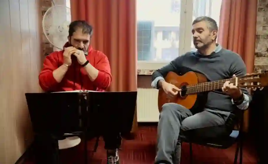 آموزشگاه موسیقی سازنگ