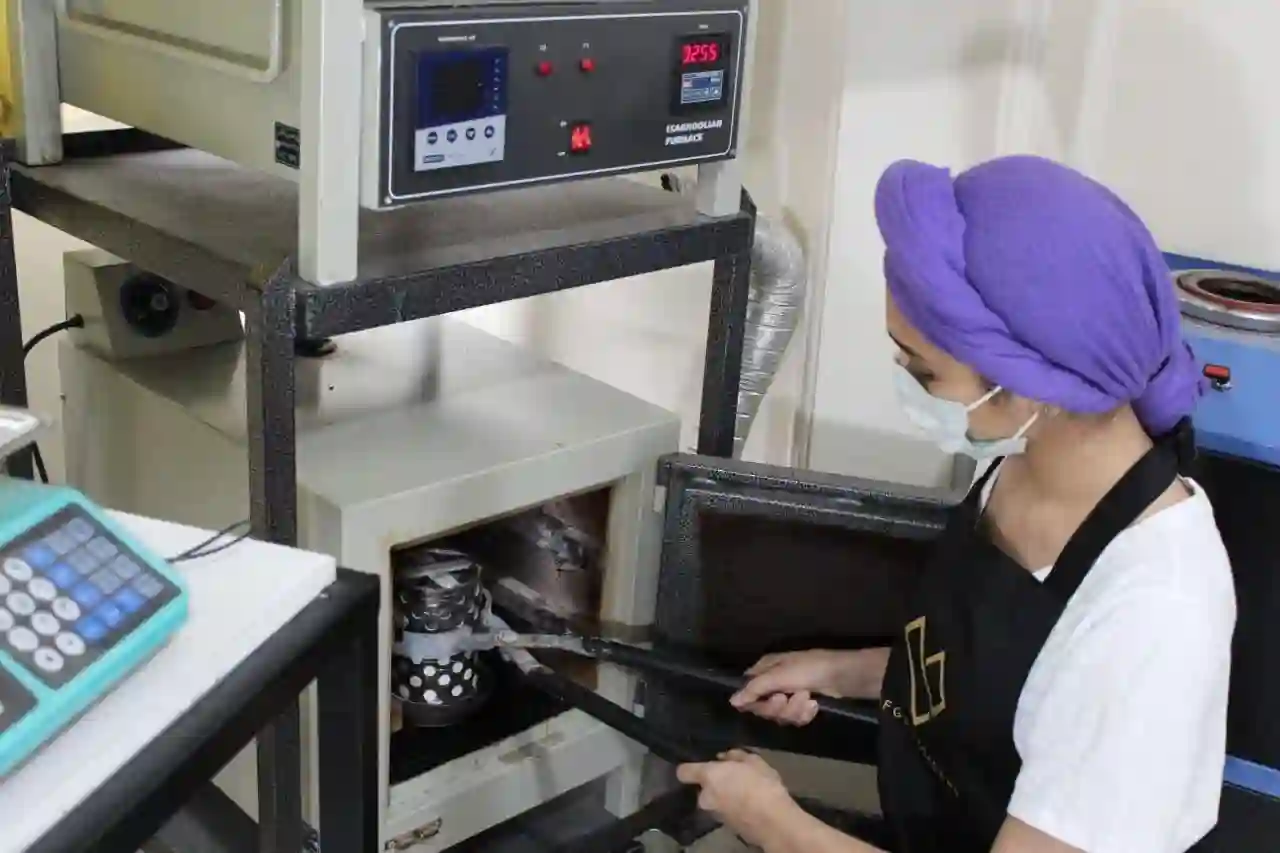 آموزشگاه طلا و جواهرسازی گراف