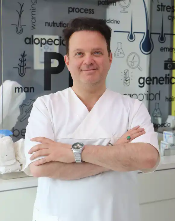 دکتر امیررضا یزدی متخصص پوست و مو